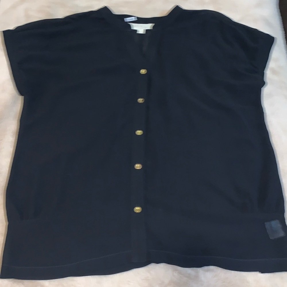Olive & Oak Sleeveless Black Button-Up Blouse